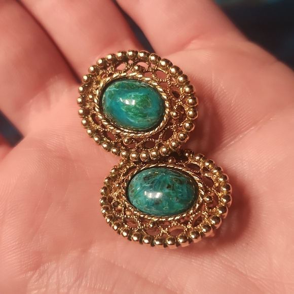 Mainly clip earings - Picture 14 of 16